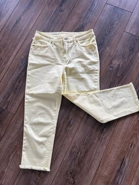 Chico's Light Yellow Cropped Jeans with Frayed Hem